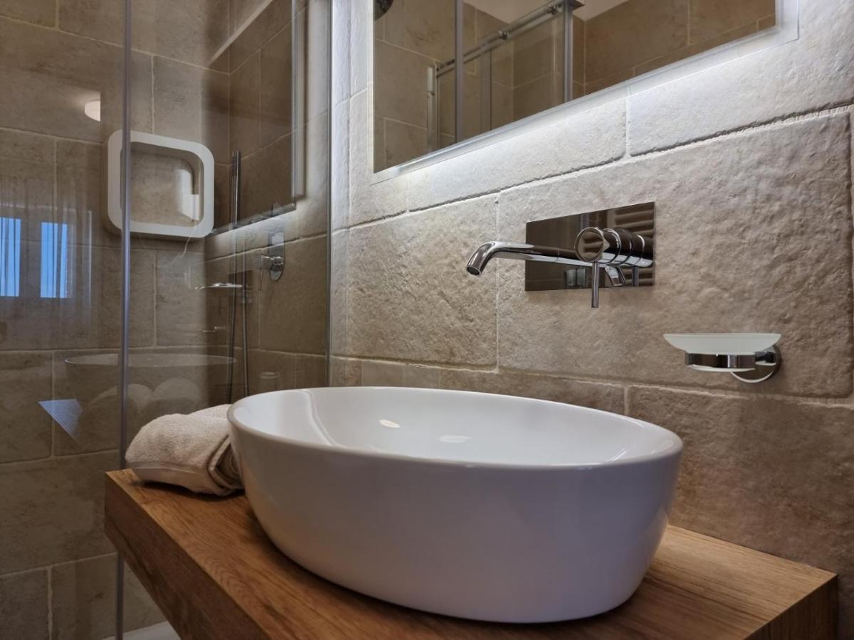 Hotel Punta San Francesco Вьесте Экстерьер фото