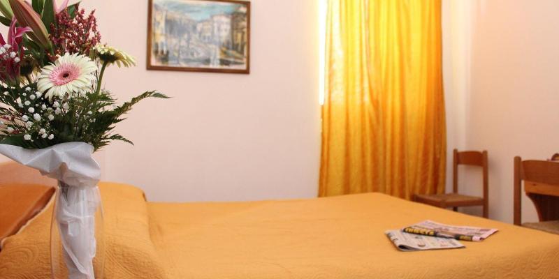 Hotel Punta San Francesco Вьесте Экстерьер фото