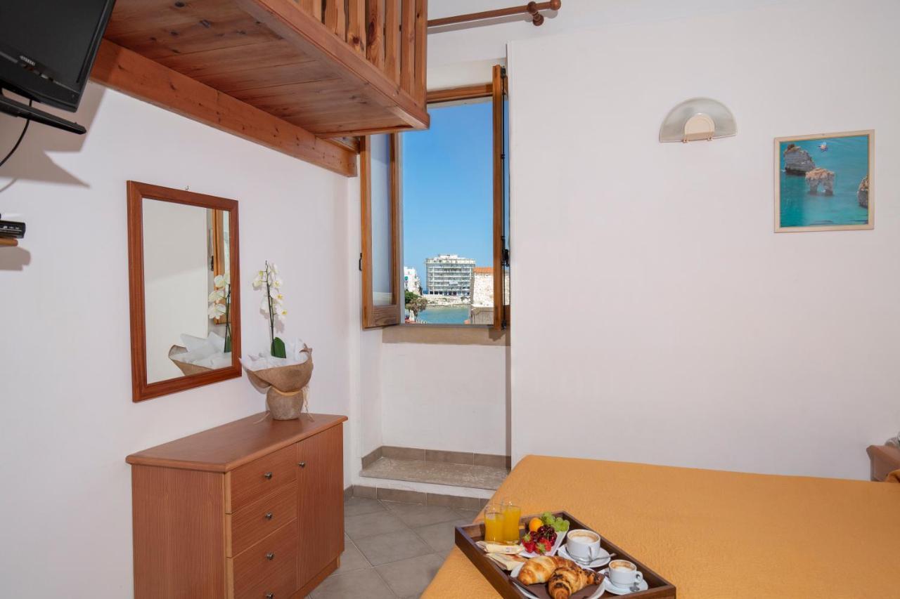 Hotel Punta San Francesco Вьесте Экстерьер фото