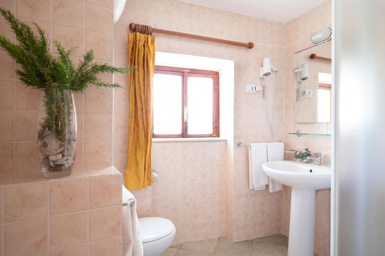 Hotel Punta San Francesco Вьесте Экстерьер фото