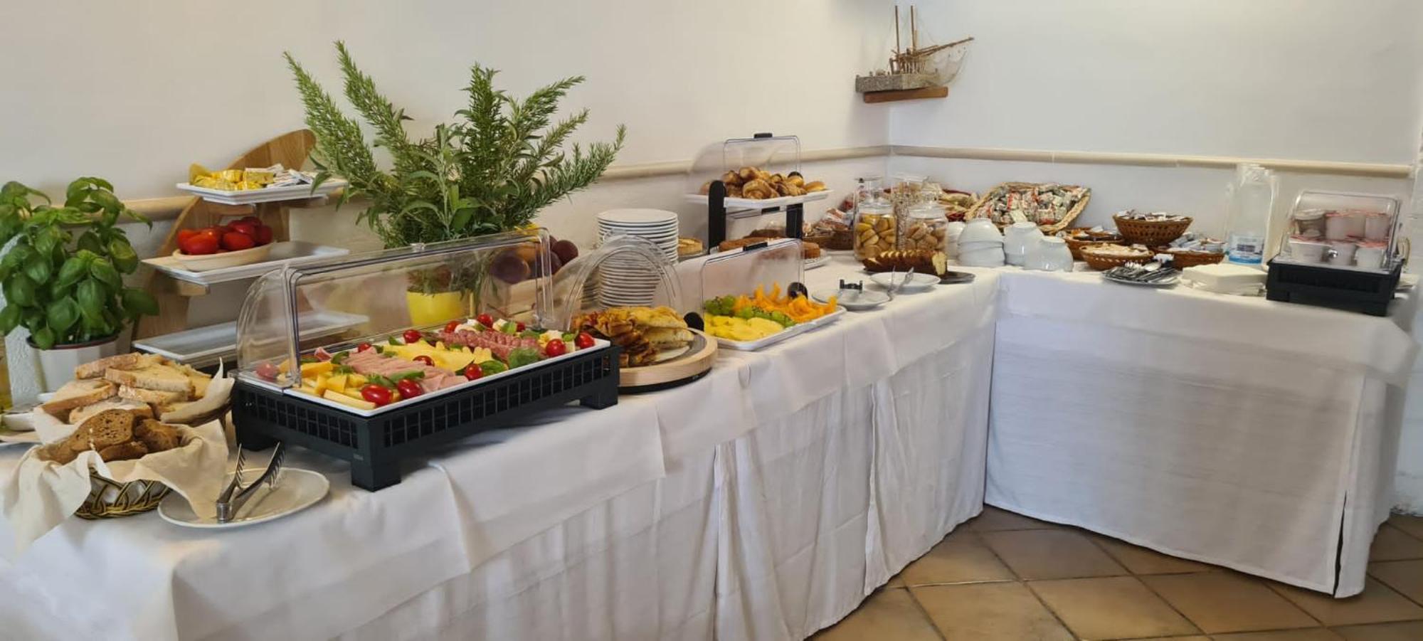 Hotel Punta San Francesco Вьесте Экстерьер фото