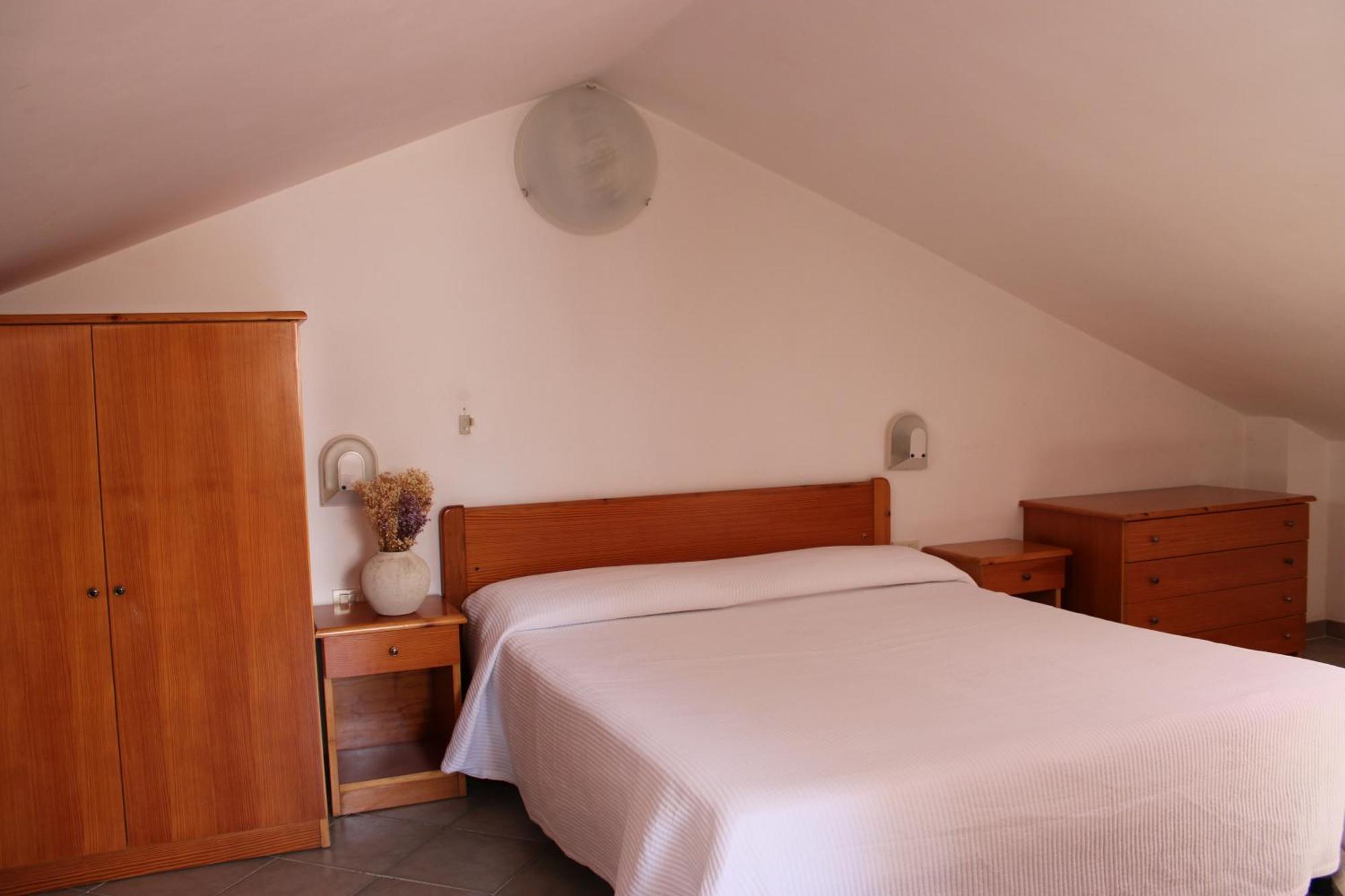 Hotel Punta San Francesco Вьесте Экстерьер фото