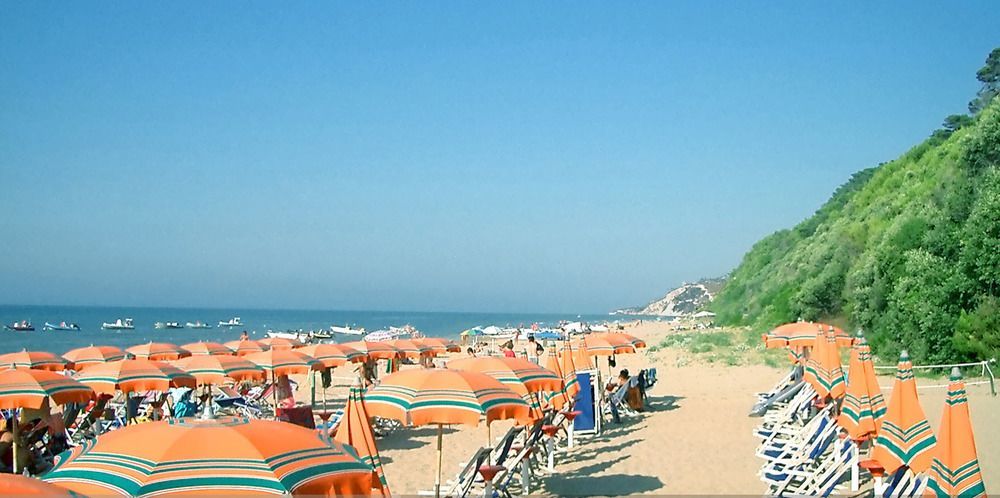 Hotel Punta San Francesco Вьесте Экстерьер фото